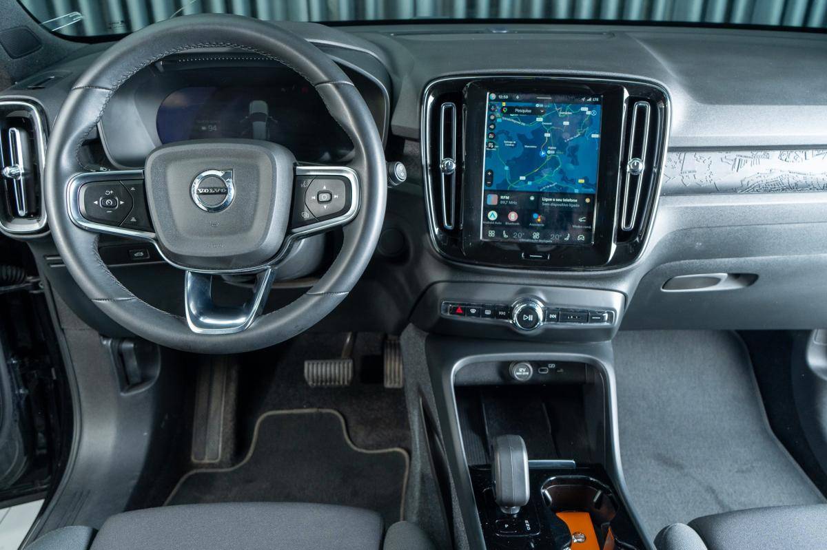 volvo-xc40-2023-eletrico-500cc