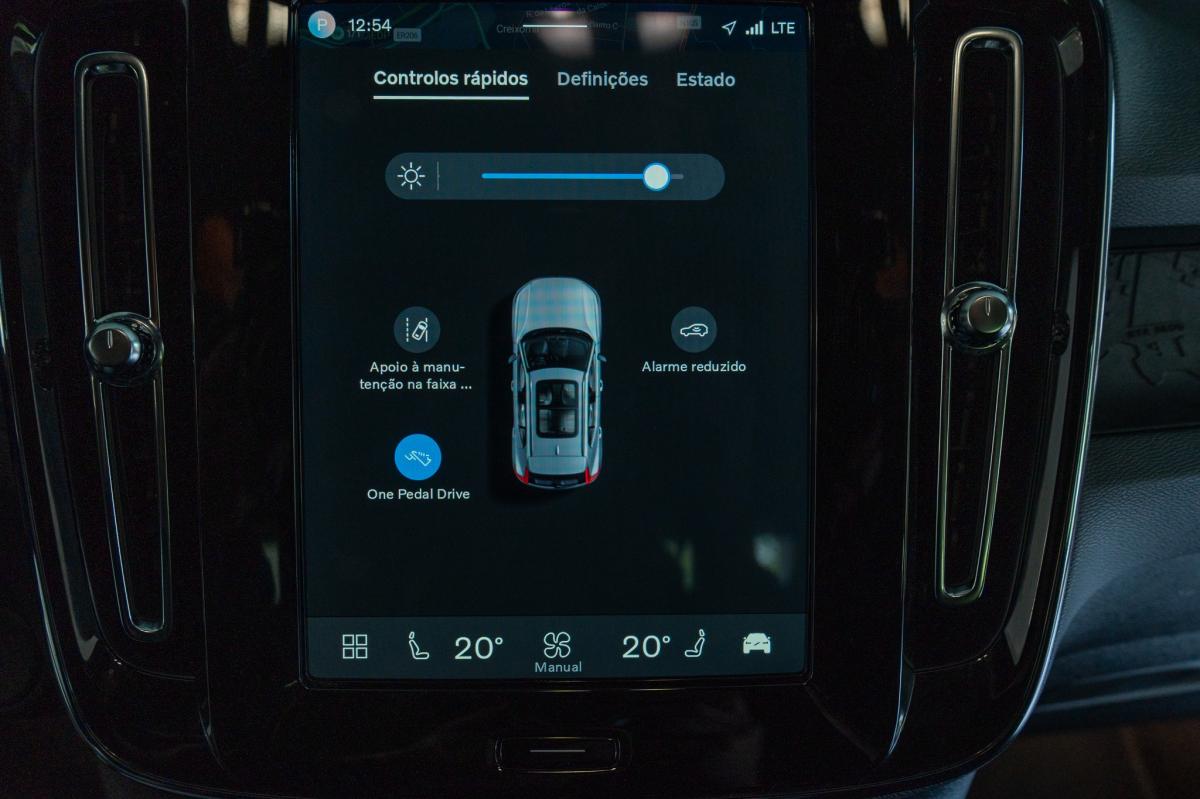 volvo-xc40-2023-eletrico-500cc