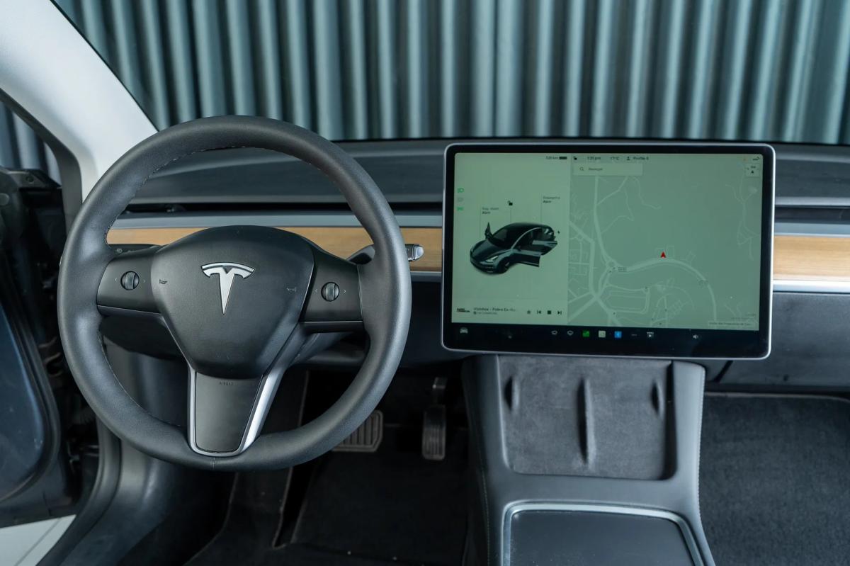 tesla-model-3-2023-eletrico-500cc