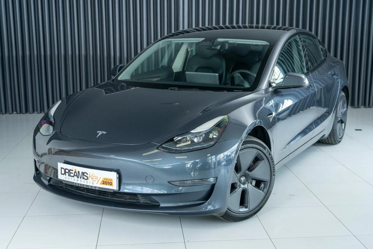 tesla-model-3-2023-eletrico-500cc