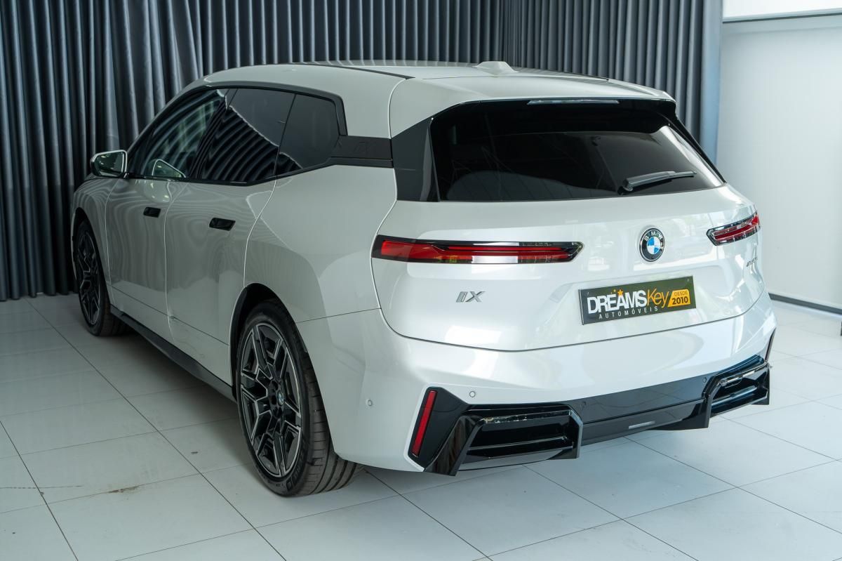 bmw-ix-2025-eletrico-500cc