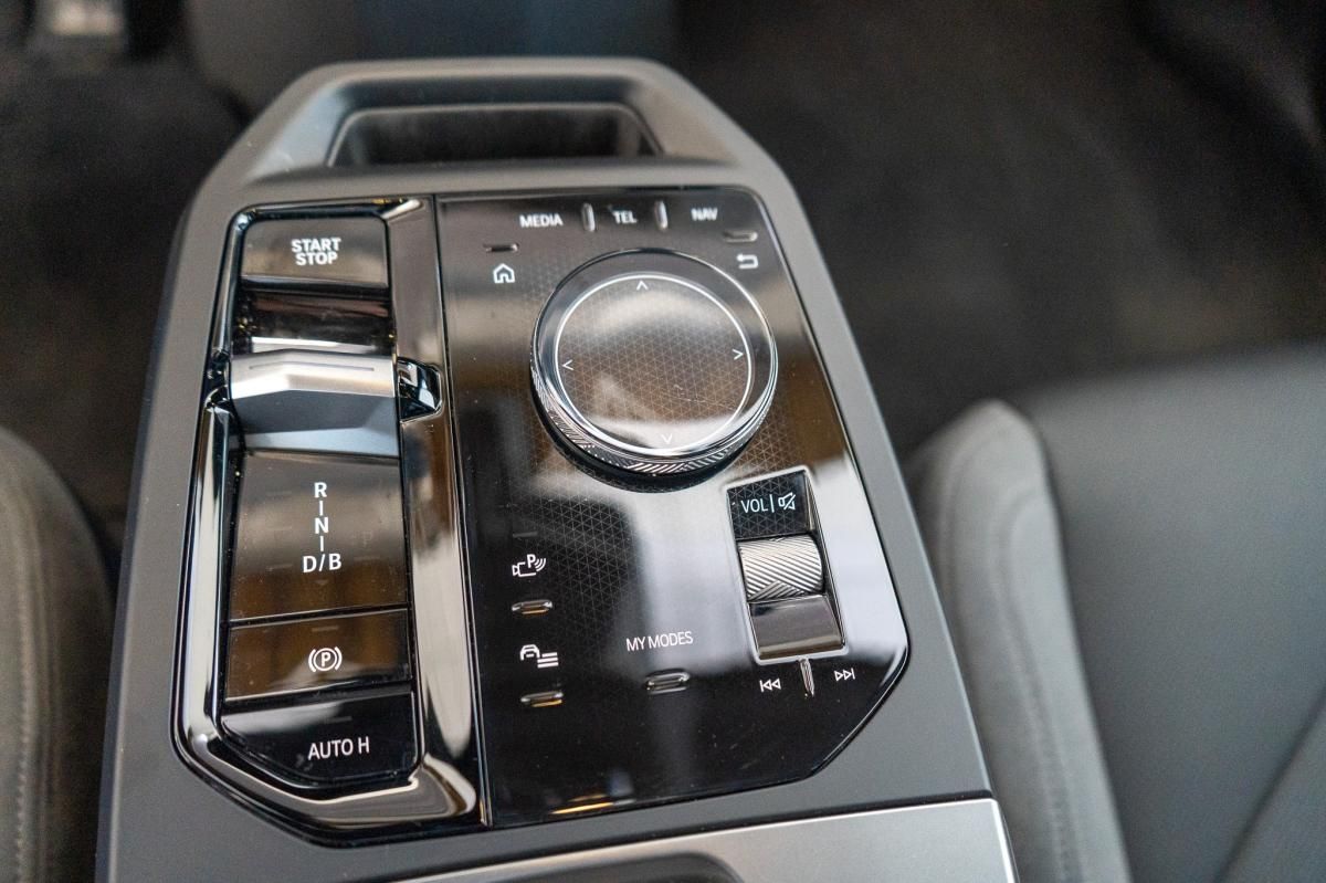 bmw-ix-2025-eletrico-500cc