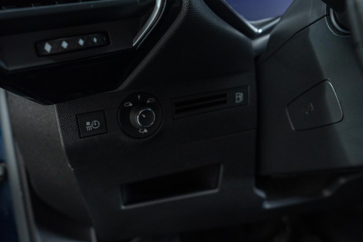 ds-ds-7-crossback-2023-hibrido-a-gasolina-1598cc