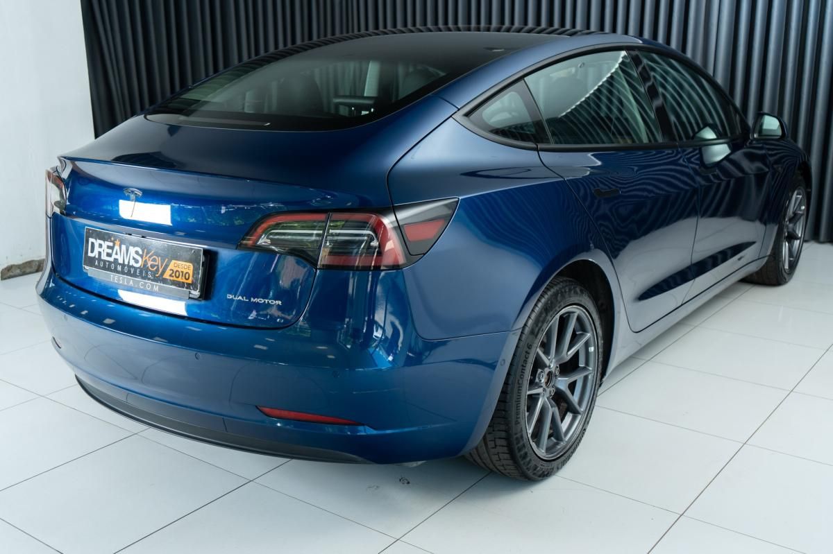 tesla-model-3-2022-eletrico-500cc