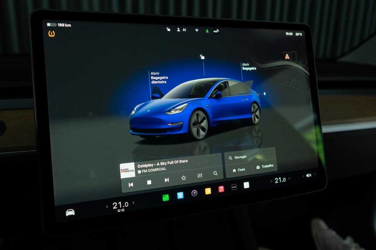 tesla-model-3-2022-eletrico-500cc