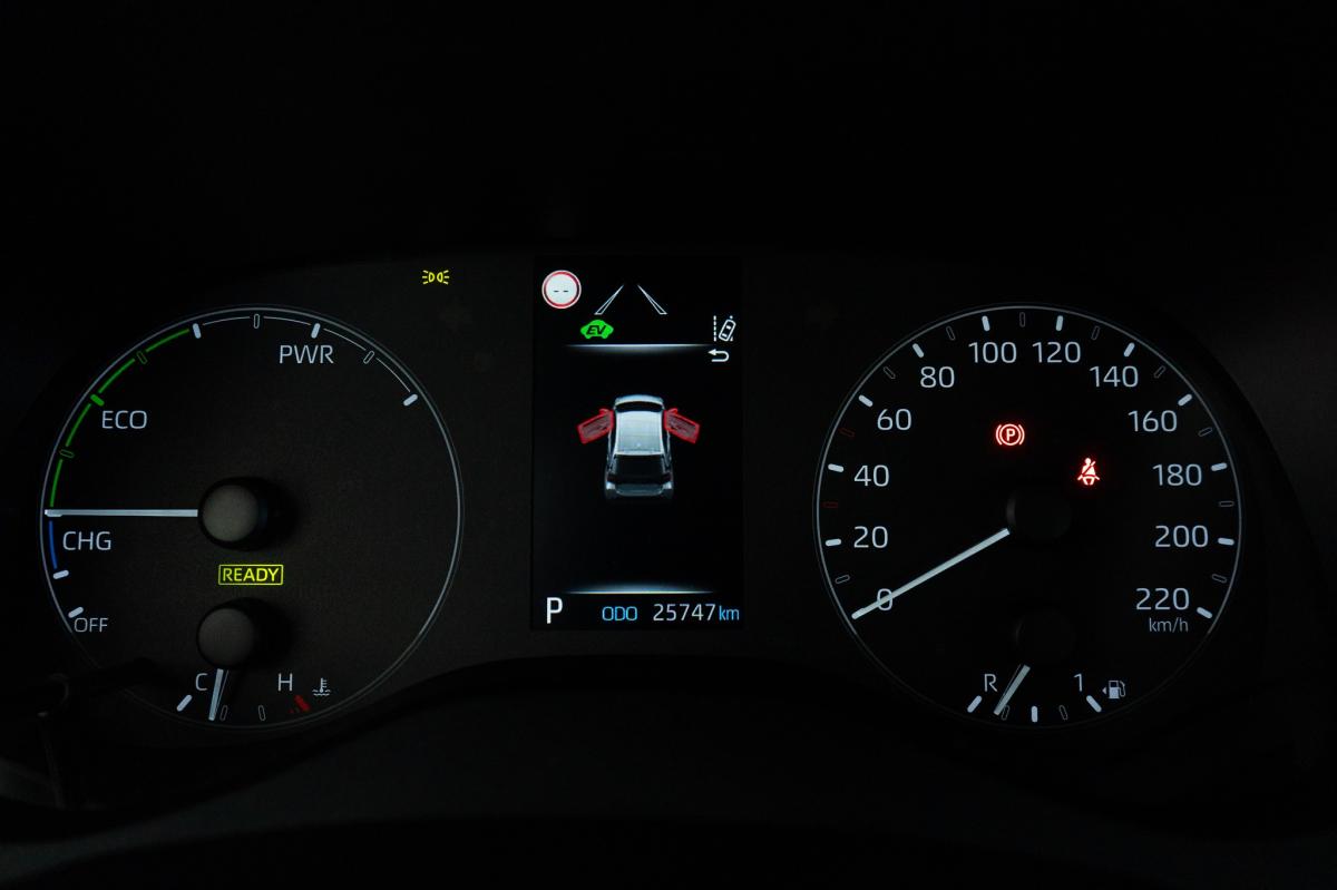 toyota-yaris-2022-hibrido-a-gasolina-1490cc