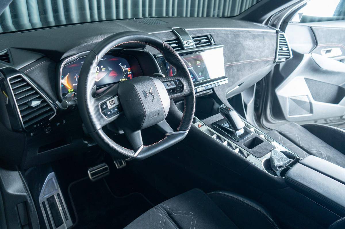 ds-ds-7-crossback-2023-hibrido-a-gasolina-1598cc