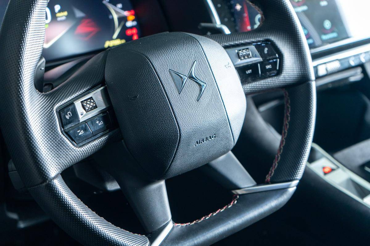 ds-ds-7-crossback-2023-hibrido-a-gasolina-1598cc