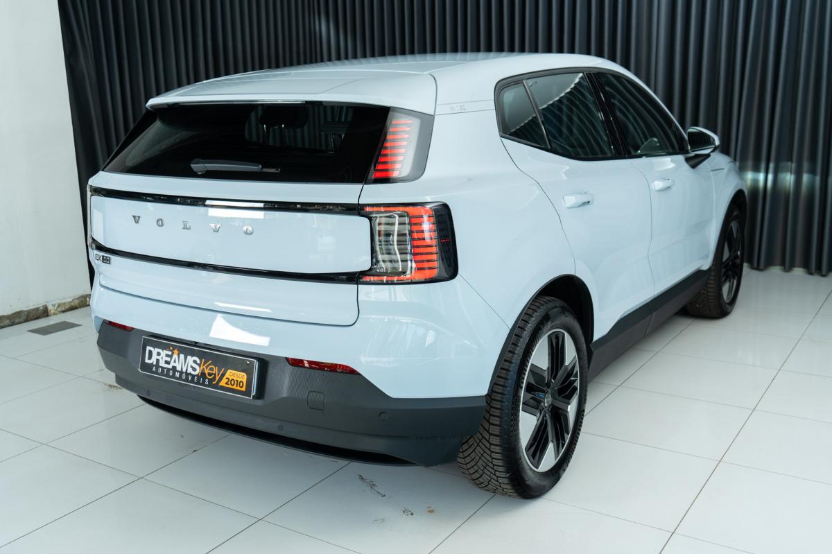 volvo-ex30-2025-eletrico-500cc