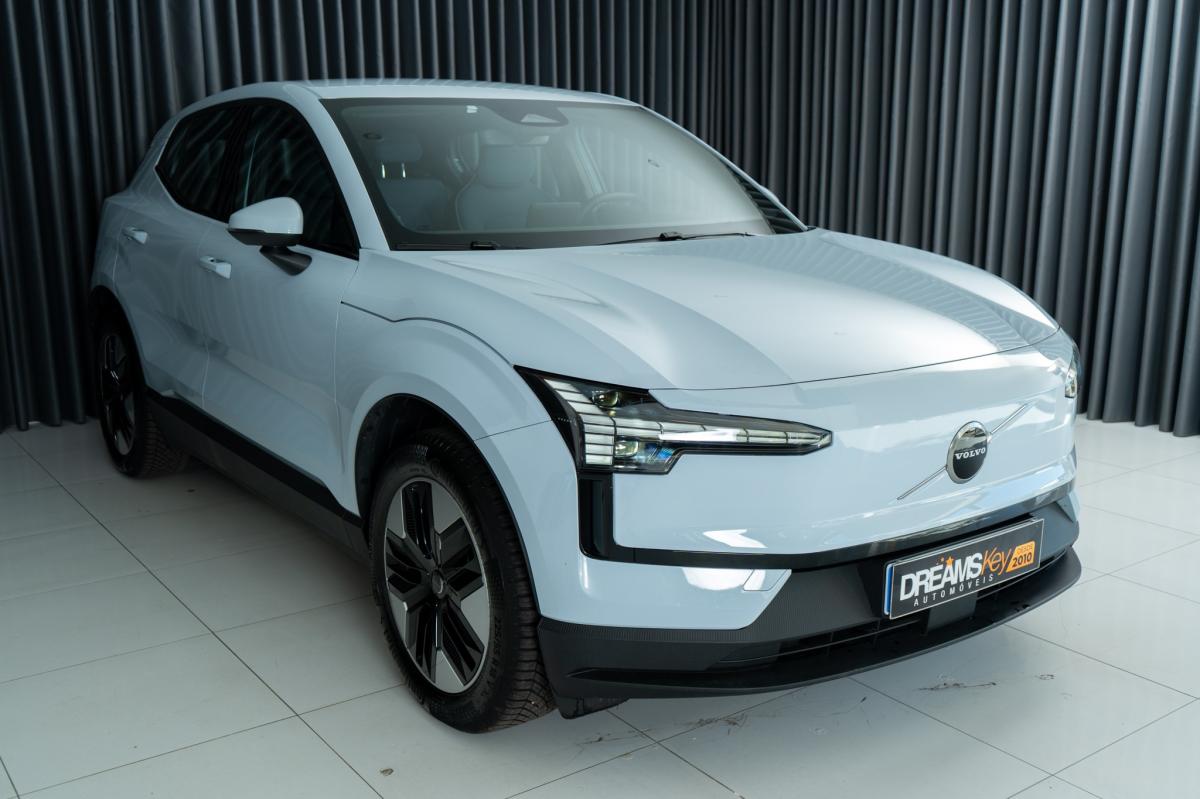 volvo-ex30-2025-eletrico-500cc