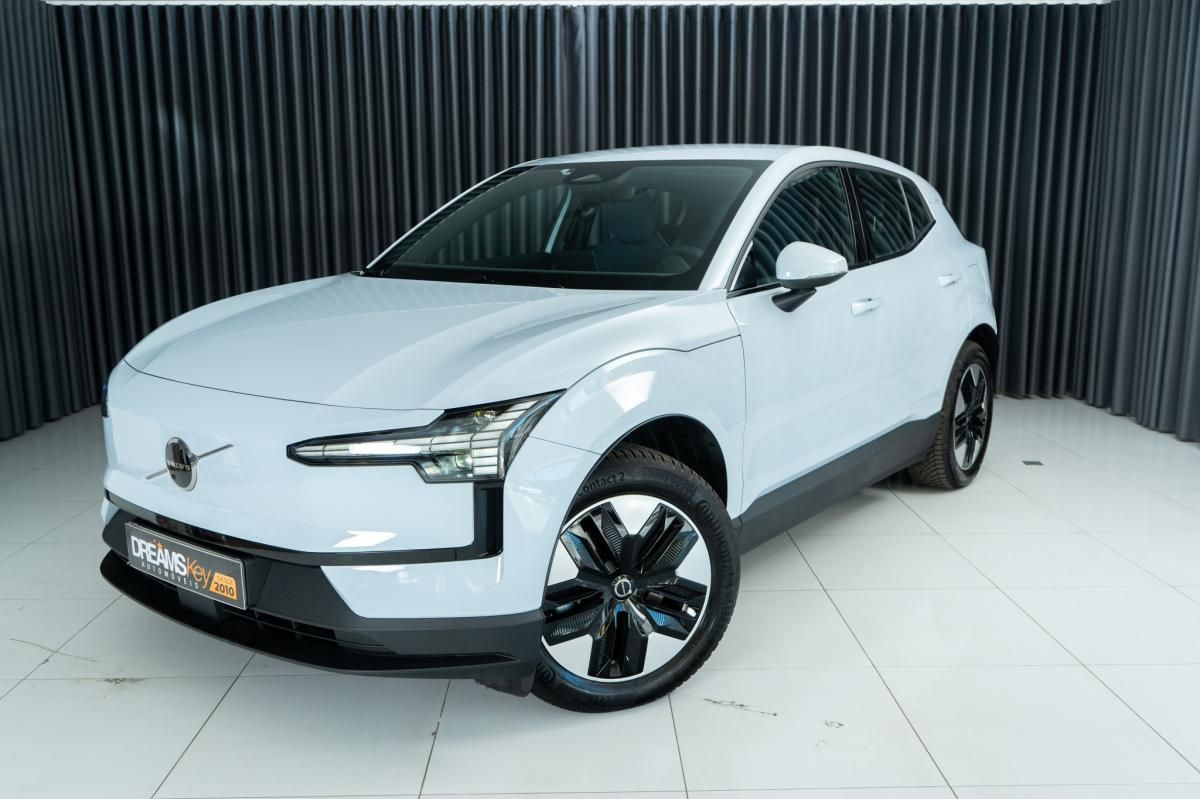 volvo-ex30-2025-eletrico-500cc