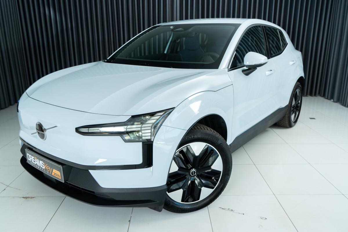 volvo-ex30-2025-eletrico-500cc