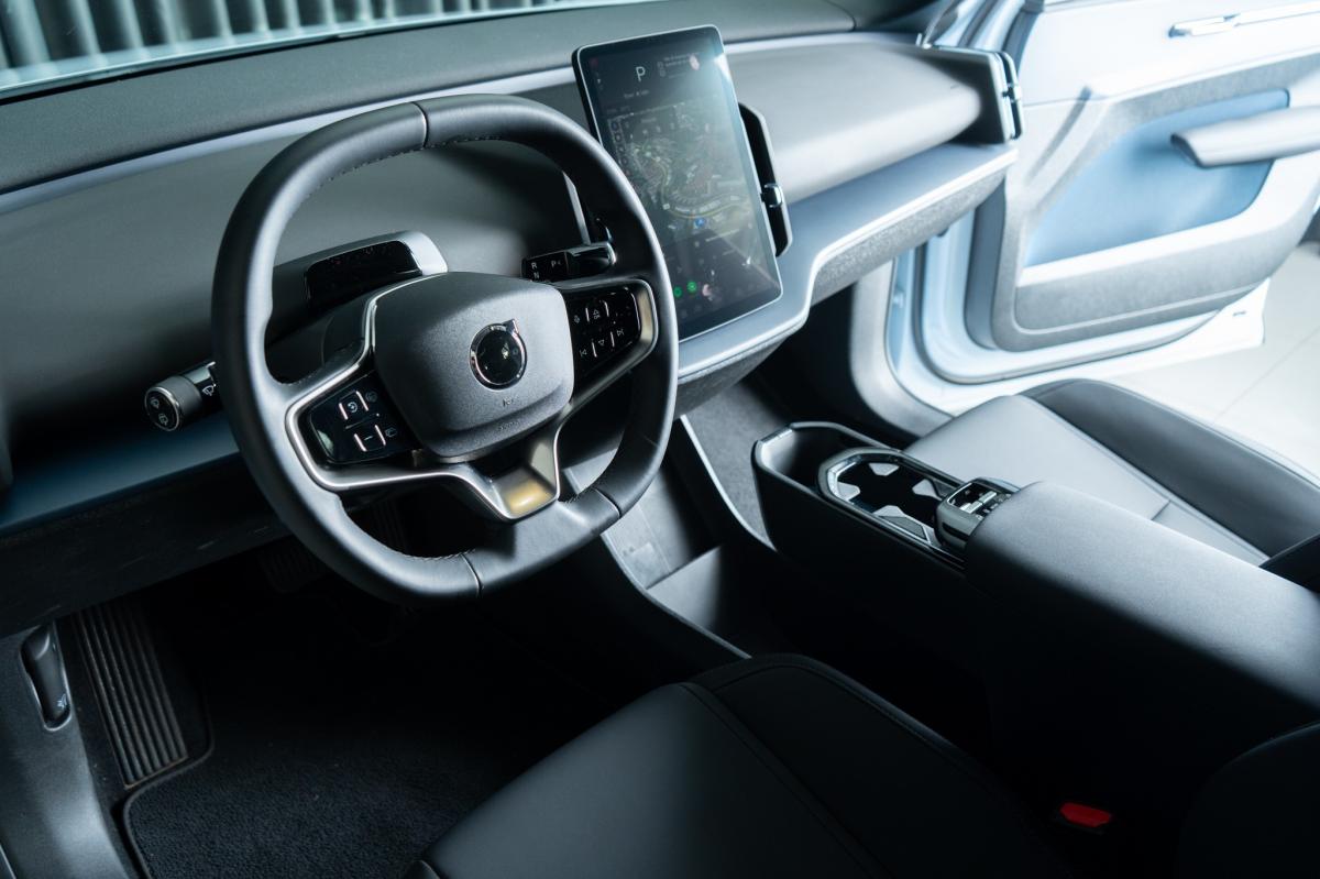 volvo-ex30-2025-eletrico-500cc