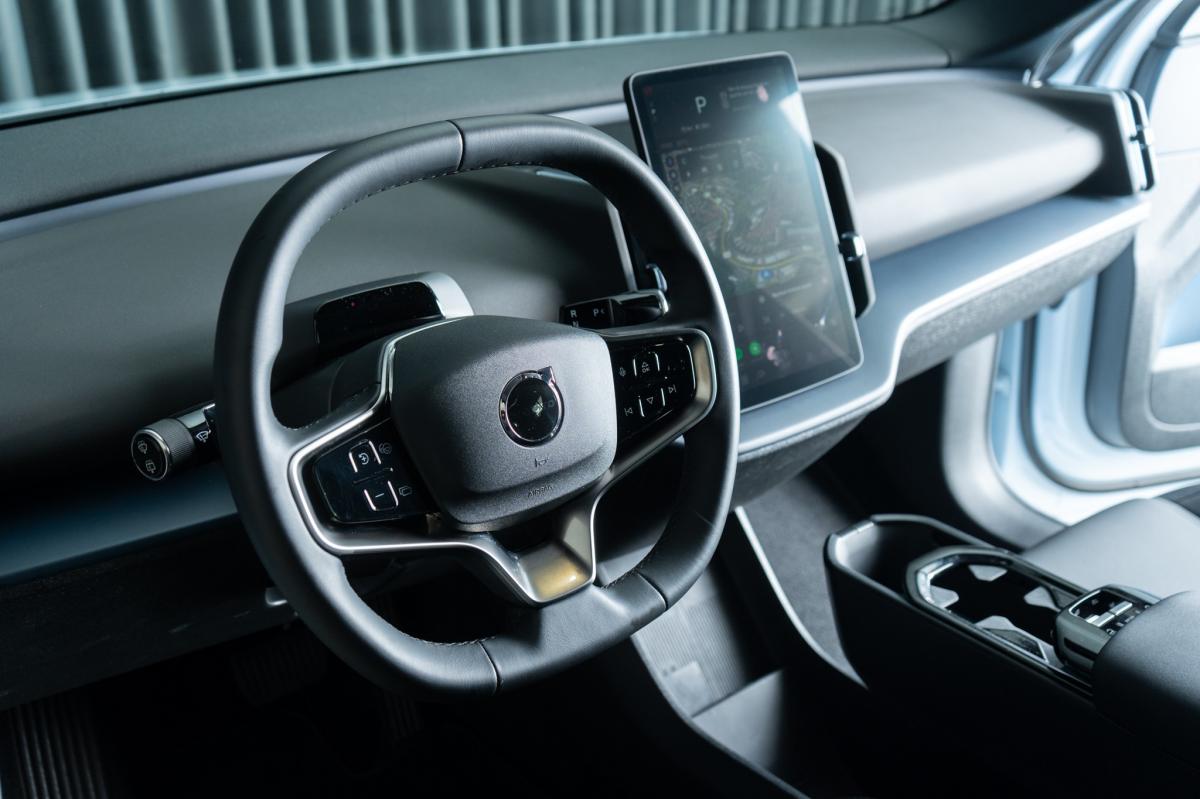 volvo-ex30-2025-eletrico-500cc