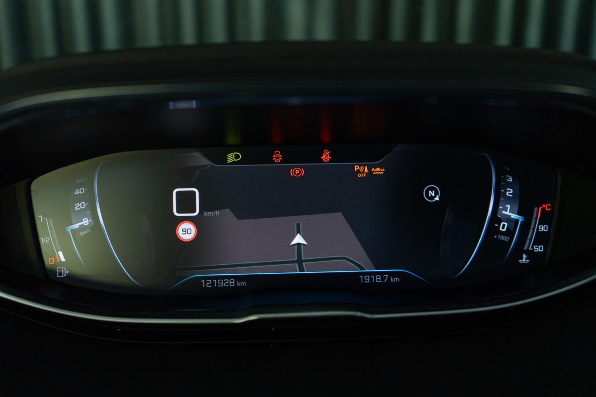 peugeot-3008-2022-diesel-1499cc