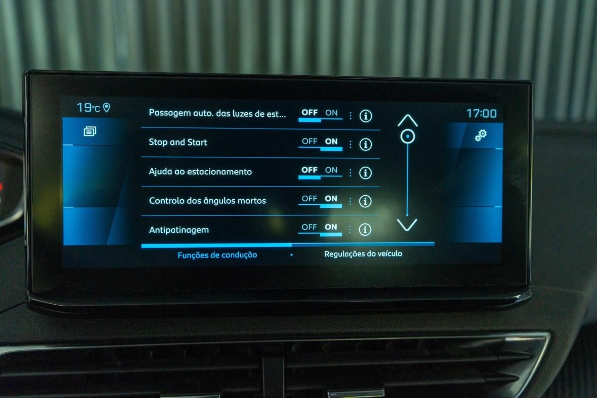 peugeot-3008-2022-diesel-1499cc
