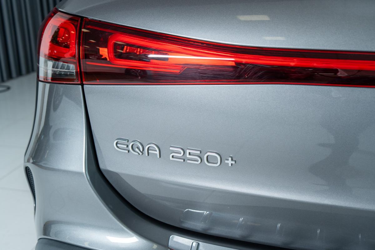 mercedes-benz-eqa-2023-eletrico-500cc