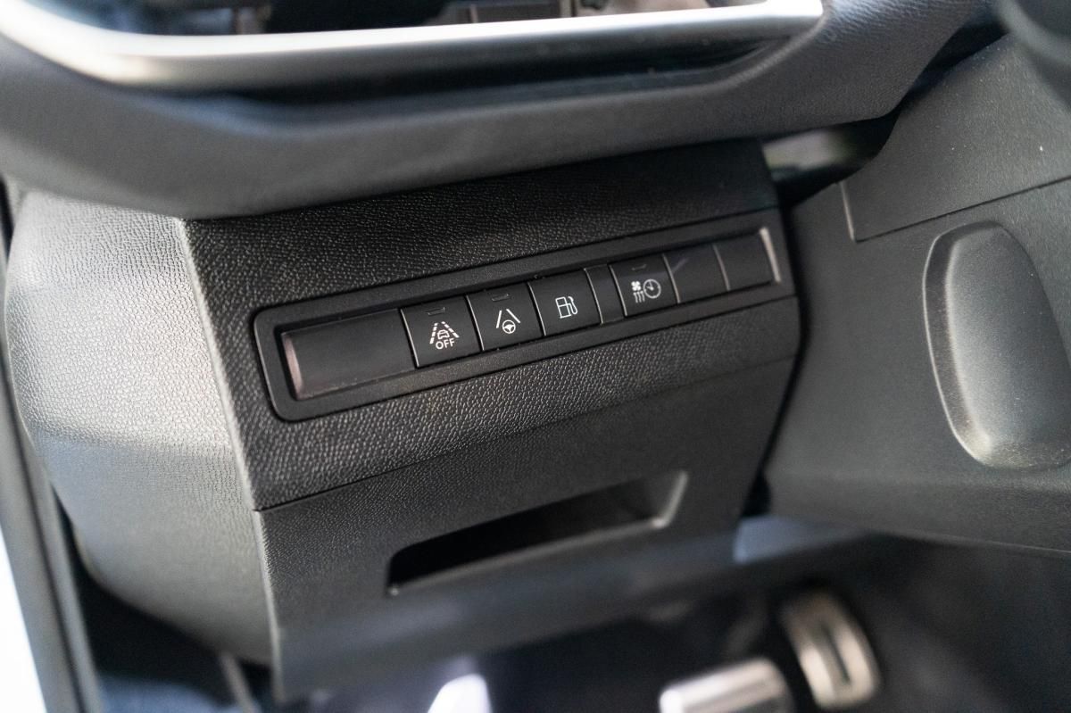 peugeot-3008-2021-hibrido-a-gasolina-1598cc