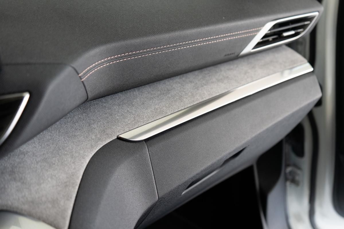 peugeot-3008-2021-hibrido-a-gasolina-1598cc
