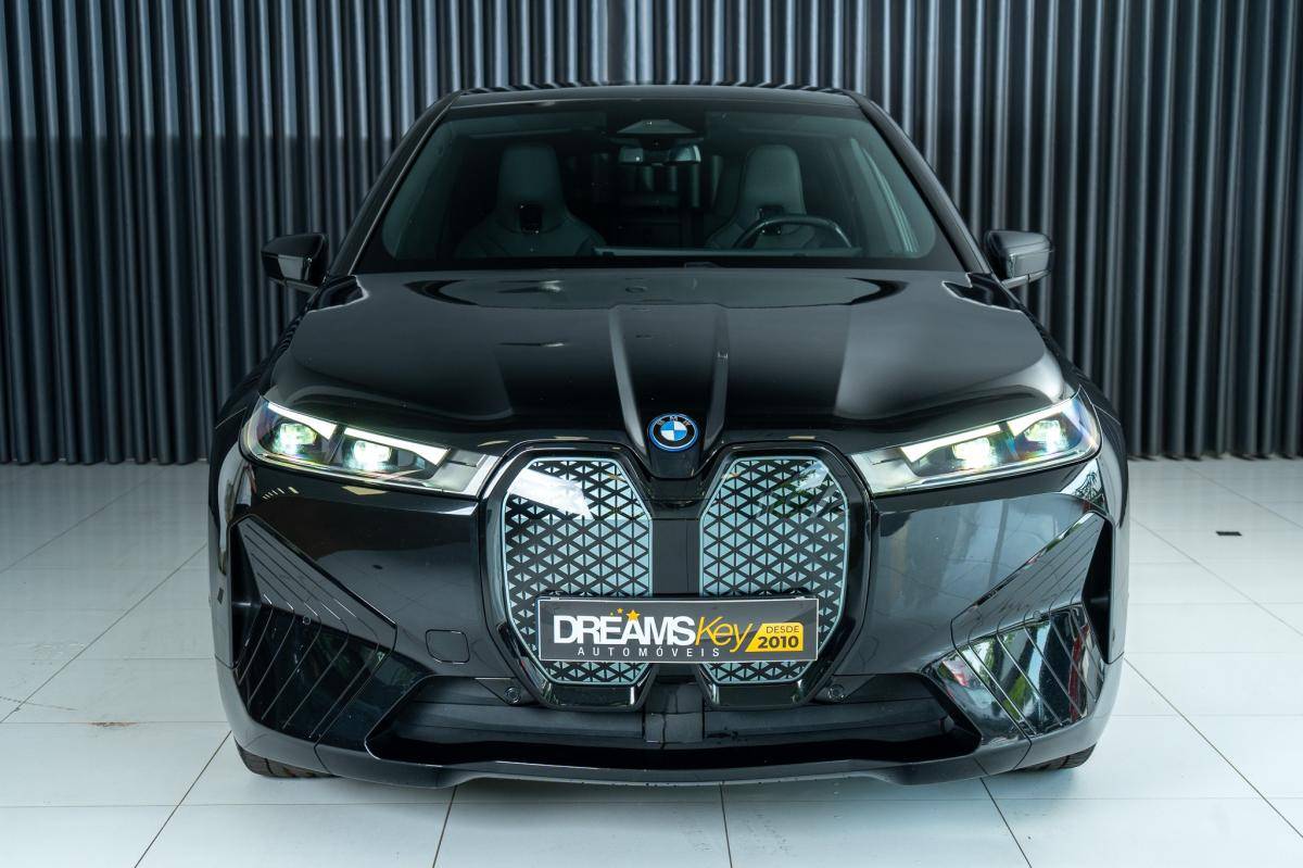 bmw-ix-2024-eletrico-500cc