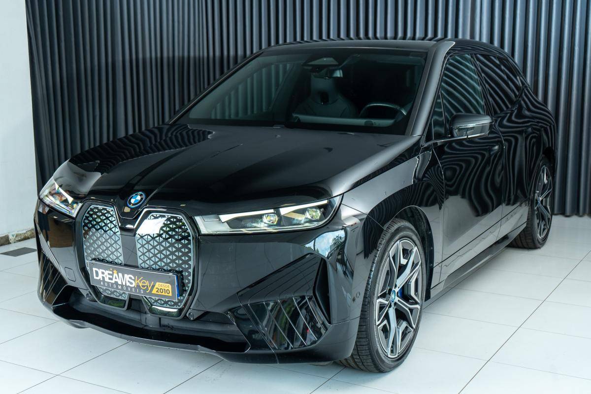 bmw-ix-2024-eletrico-500cc