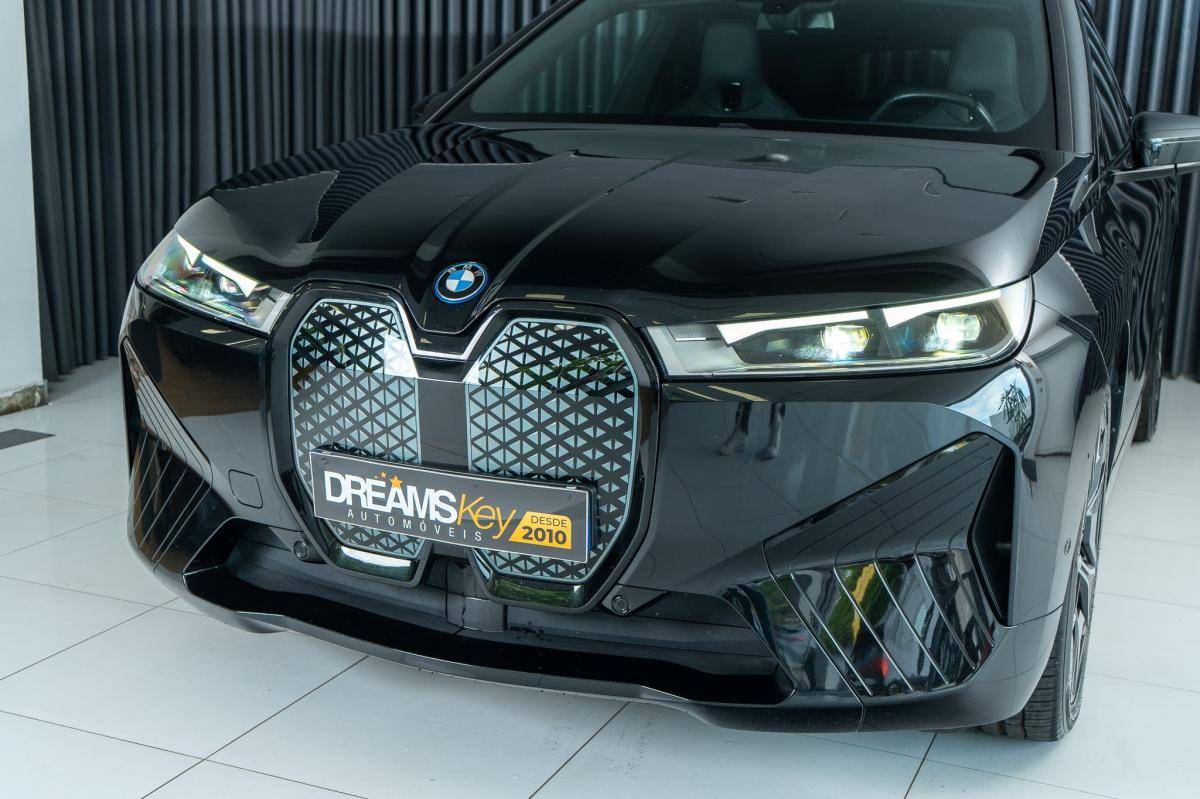 bmw-ix-2024-eletrico-500cc