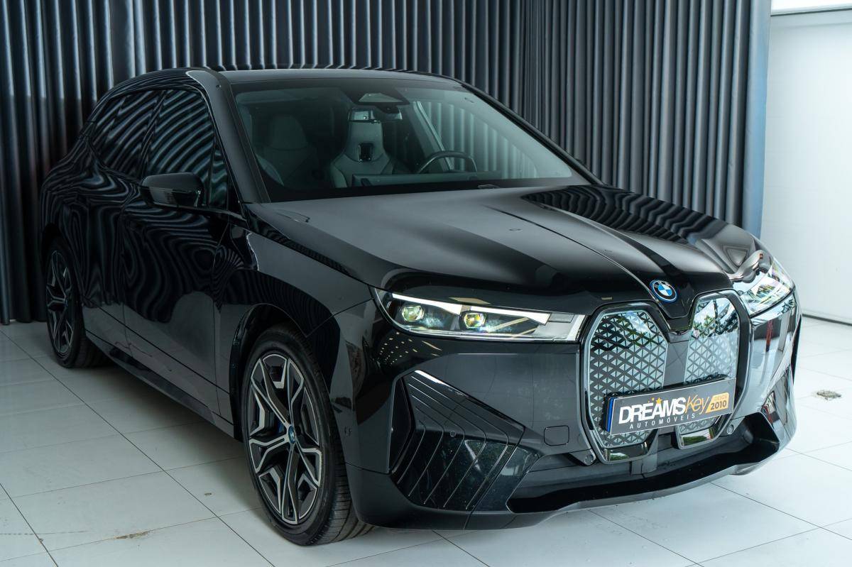 bmw-ix-2024-eletrico-500cc