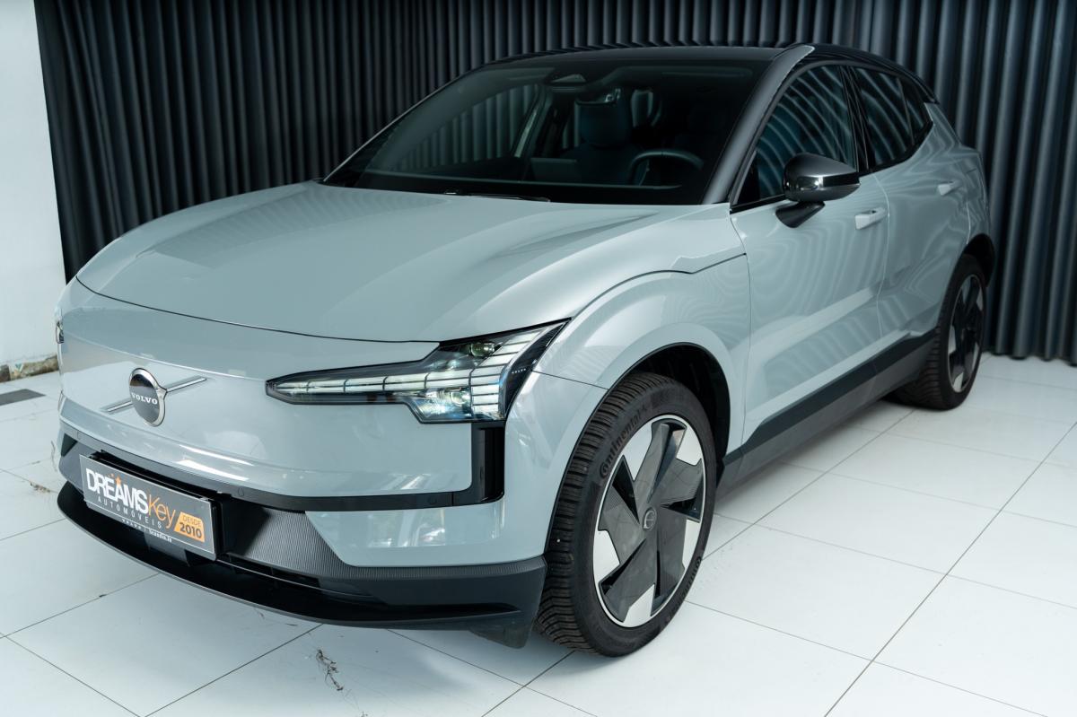 volvo-ex30-2024-eletrico-500cc