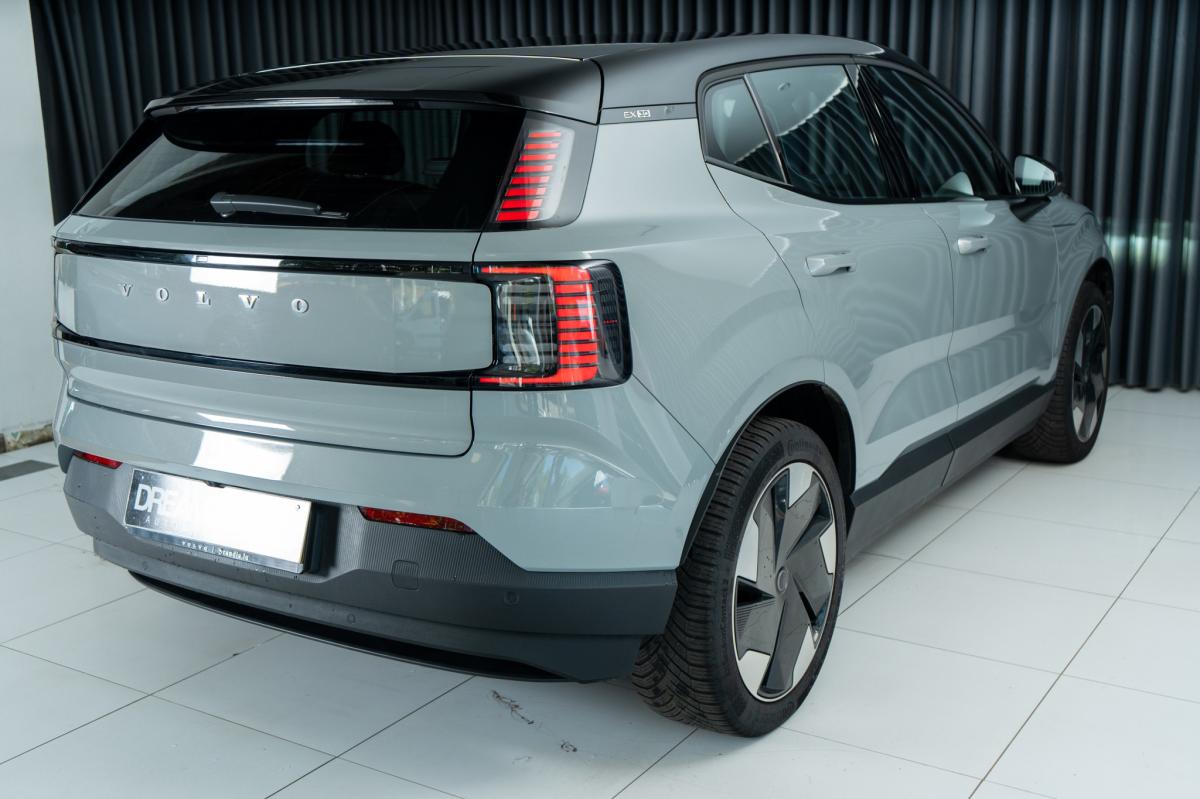 volvo-ex30-2024-eletrico-500cc