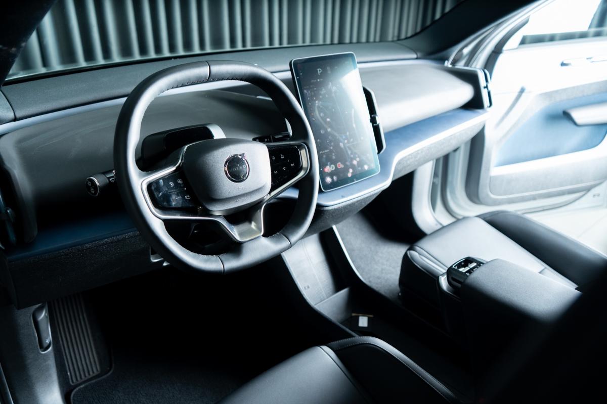 volvo-ex30-2024-eletrico-500cc