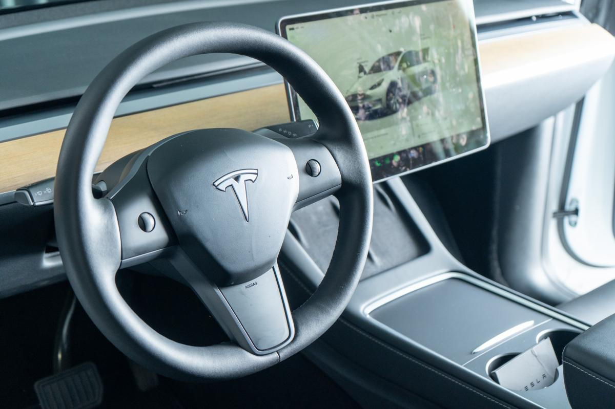 tesla-model-y-2022-eletrico-500cc