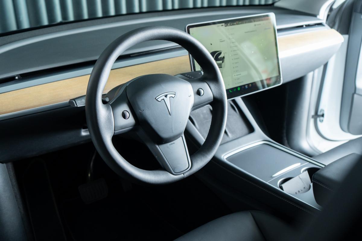 tesla-model-y-2022-eletrico-500cc