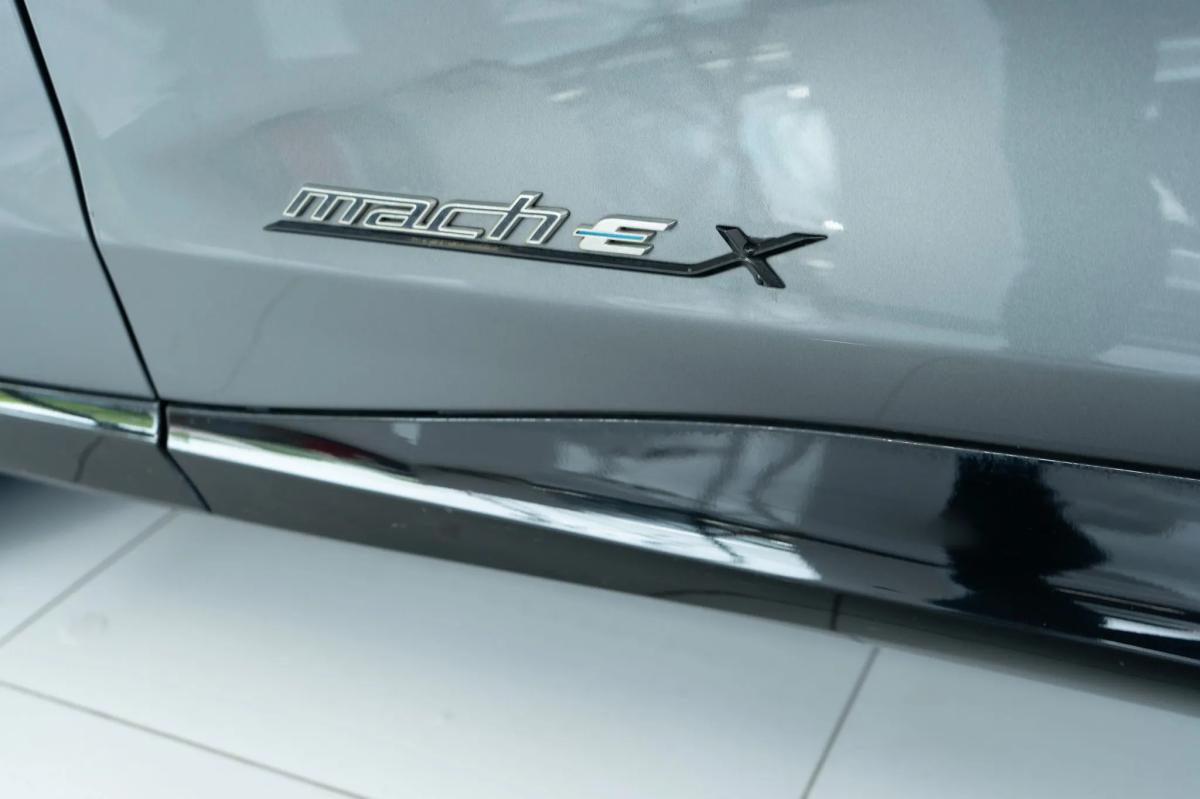 ford-mustang-2023-eletrico-500cc