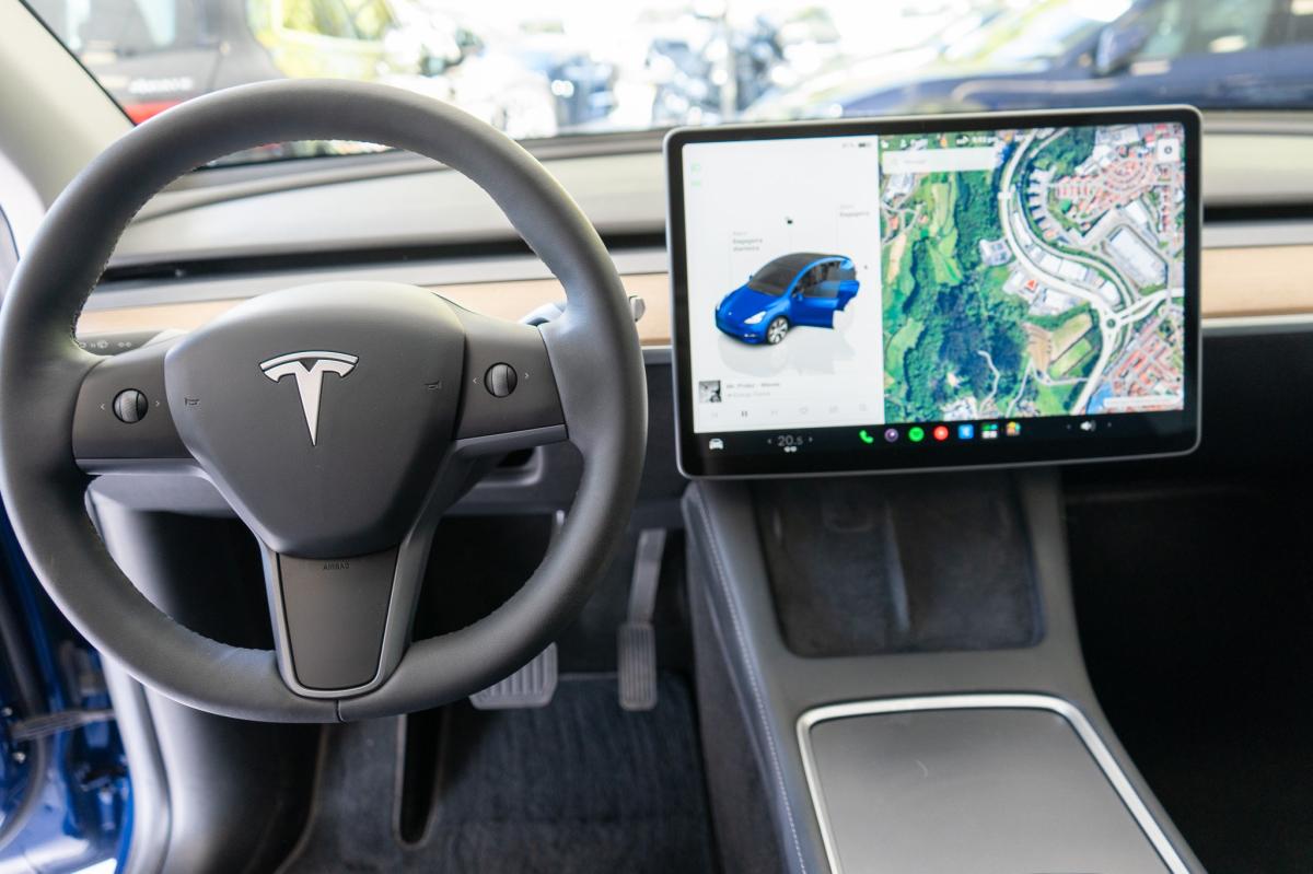 tesla-model-y-2023-eletrico-500cc