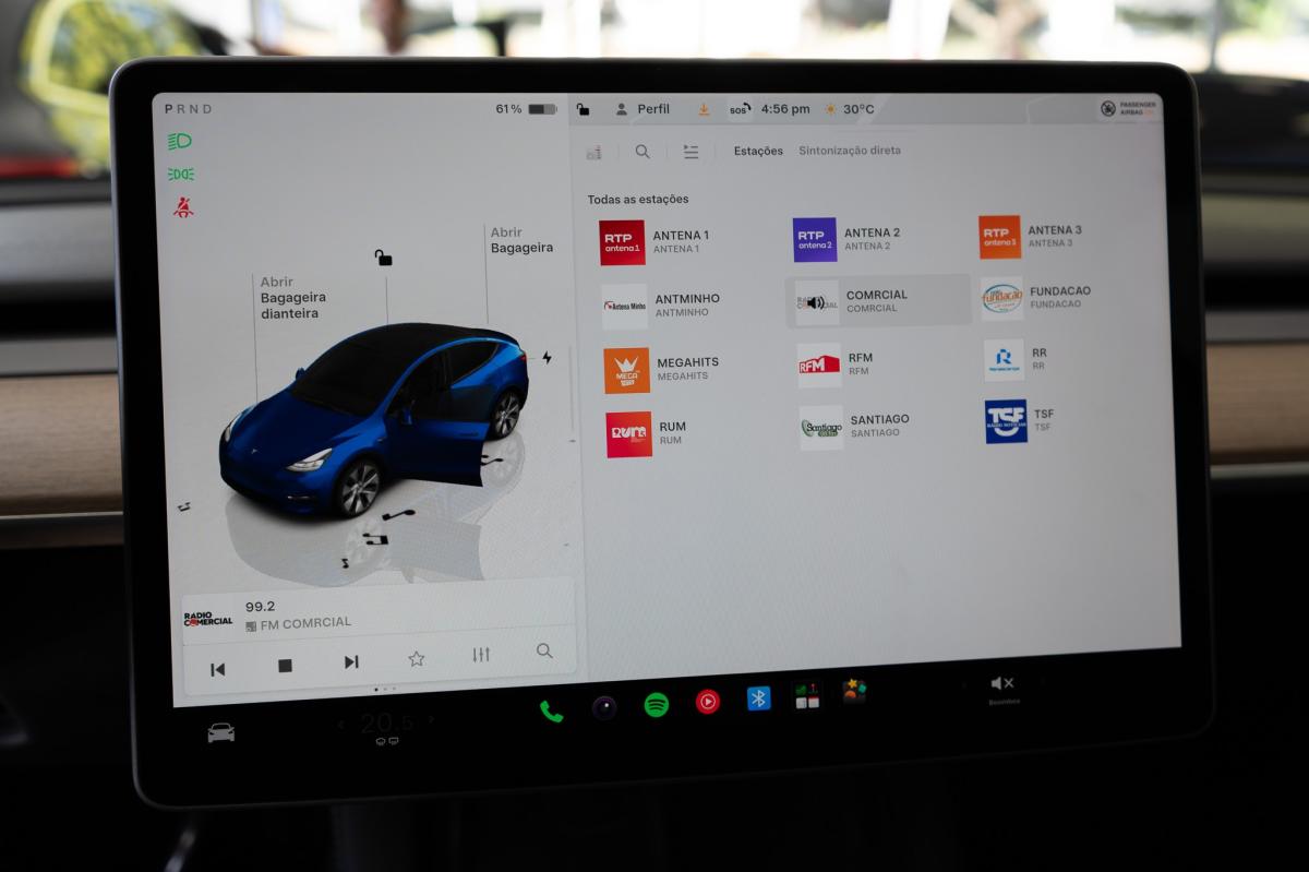tesla-model-y-2023-eletrico-500cc