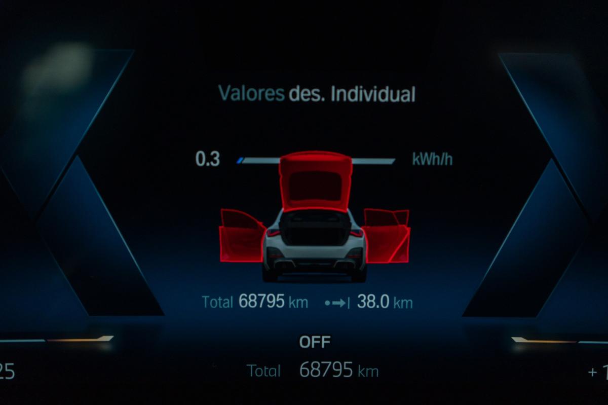 bmw-i4-2022-eletrico-500cc