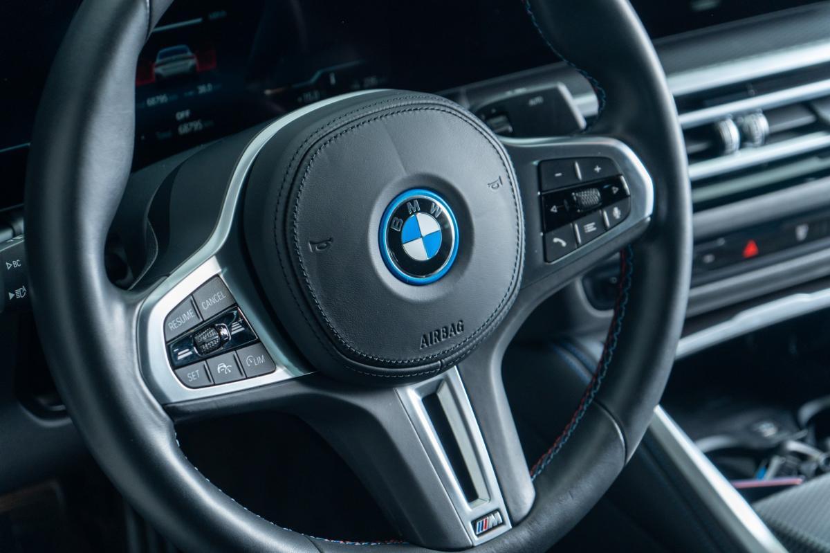 bmw-i4-2022-eletrico-500cc