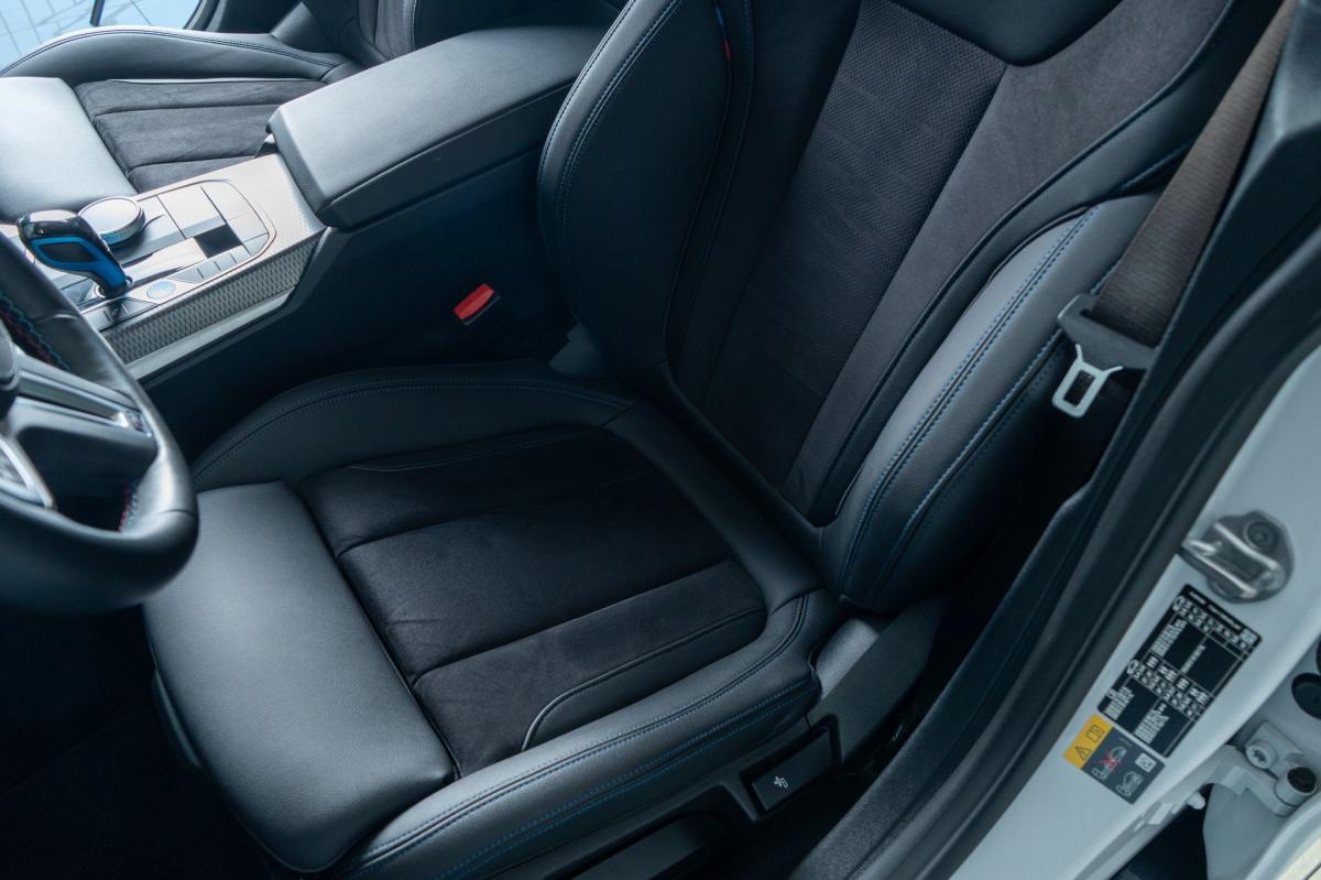 bmw-i4-2022-eletrico-500cc