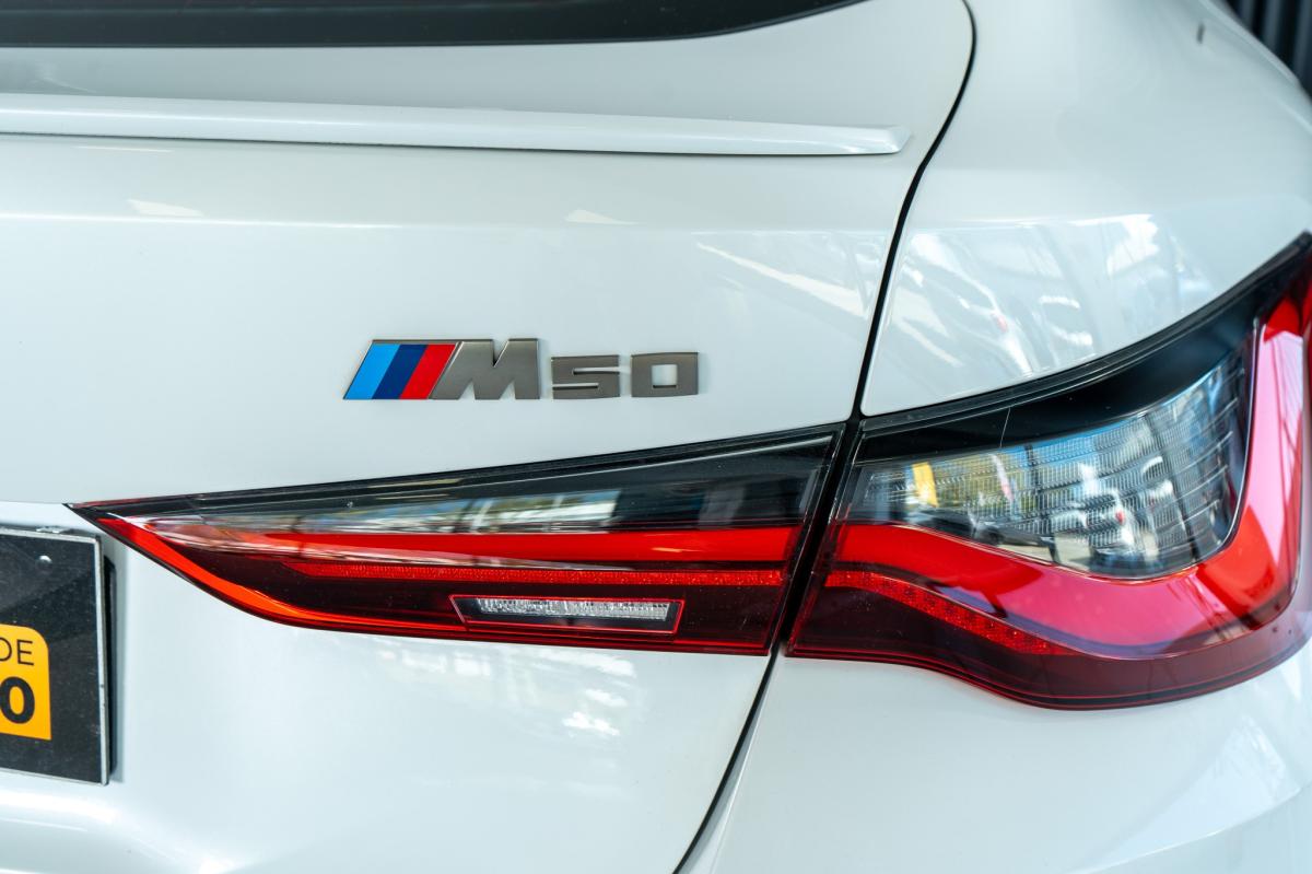 bmw-i4-2022-eletrico-500cc