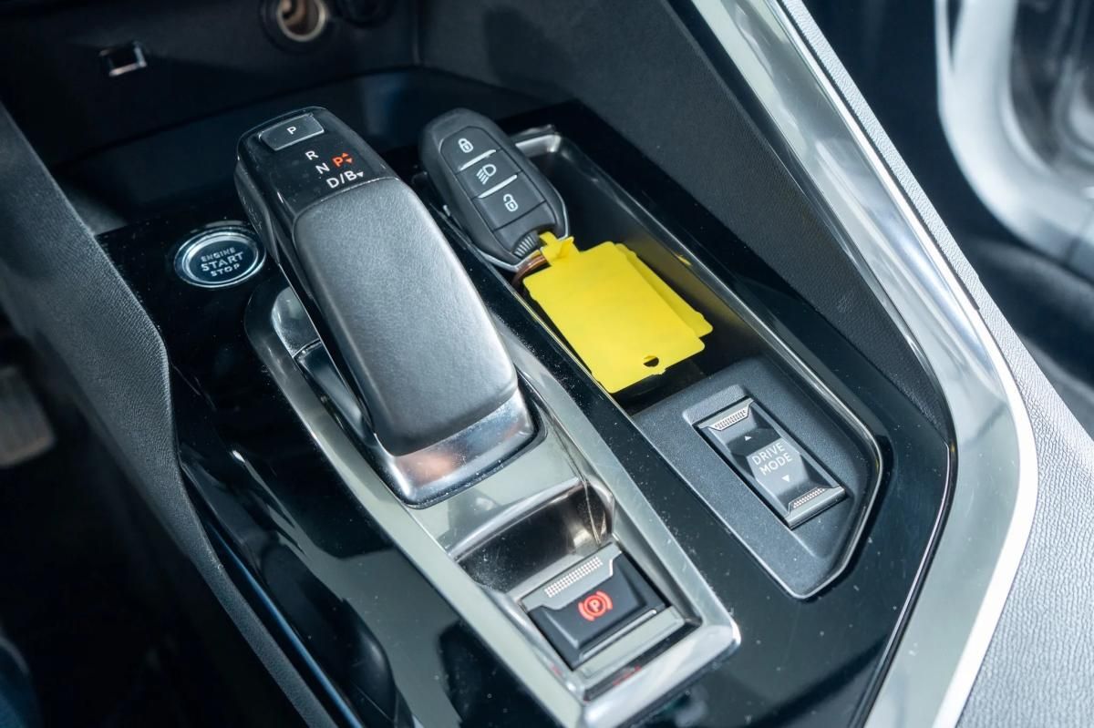 peugeot-3008-2021-hibrido-a-gasolina-1598cc