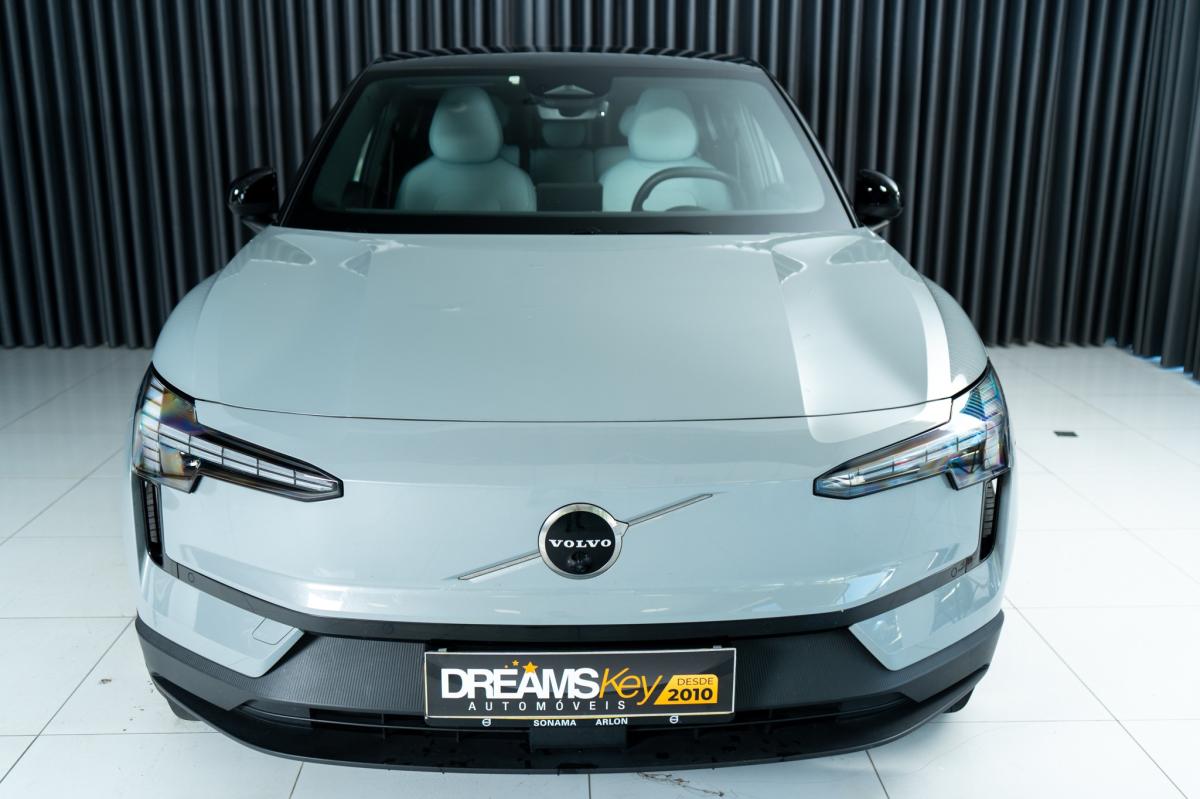 volvo-ex30-2024-eletrico-500cc