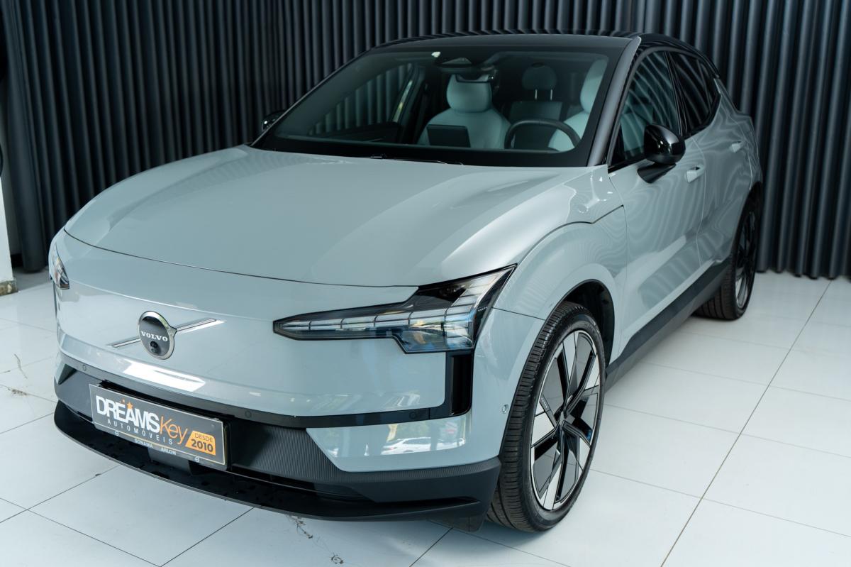 volvo-ex30-2024-eletrico-500cc