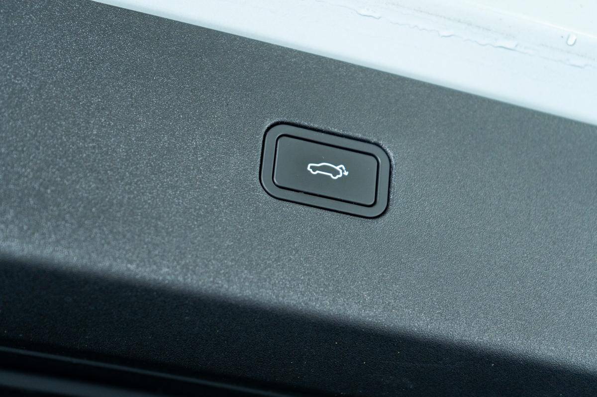 volvo-ex30-2024-eletrico-500cc