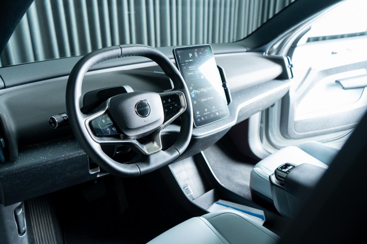 volvo-ex30-2024-eletrico-500cc