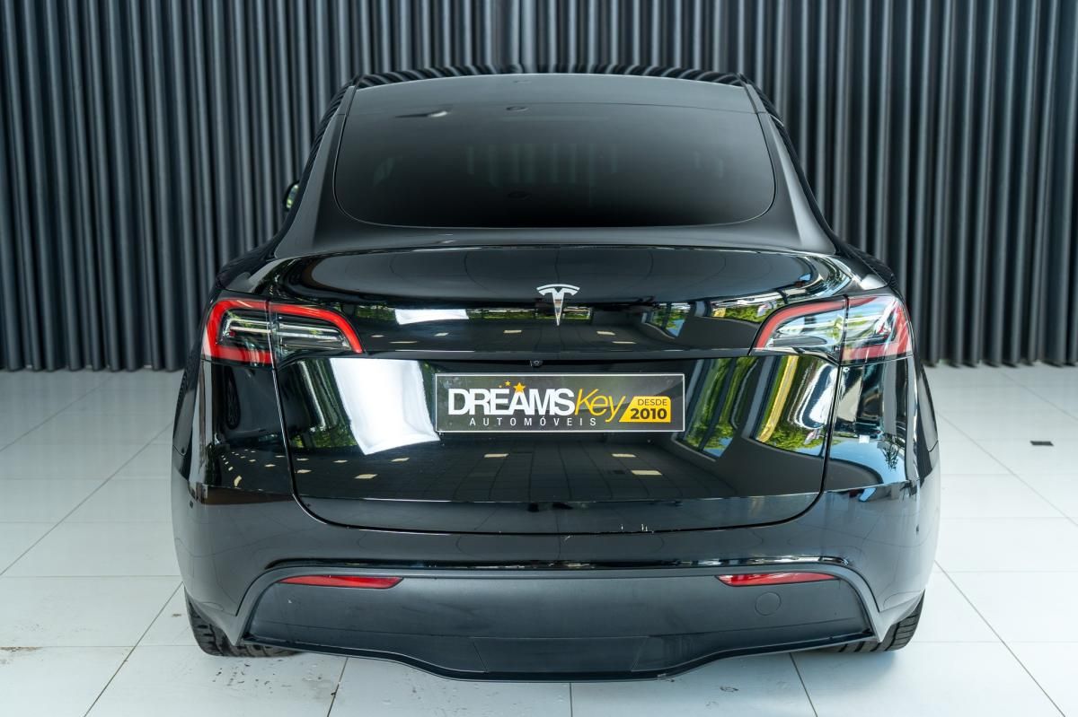 tesla-model-y-2023-eletrico-500cc