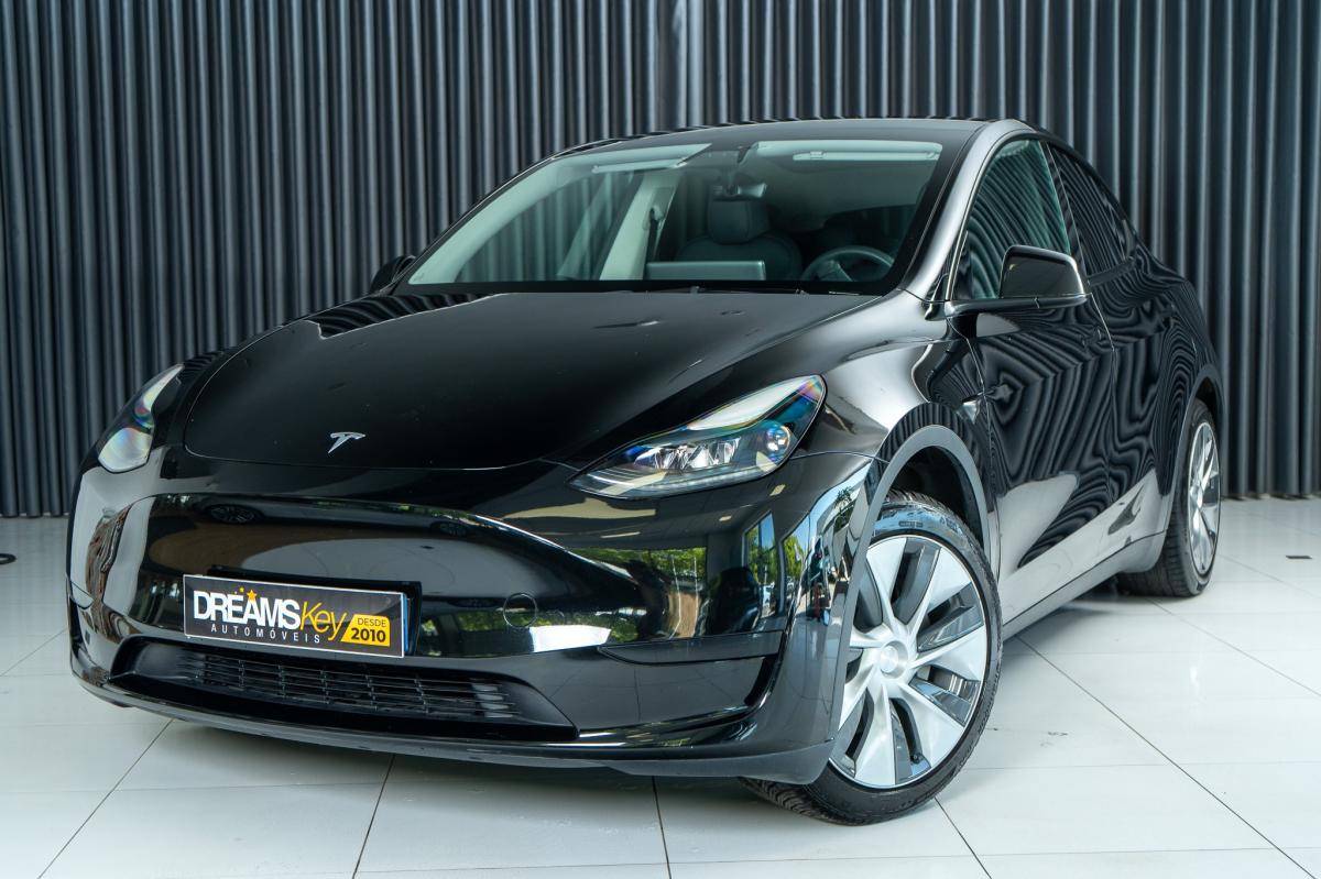 tesla-model-y-2023-eletrico-500cc