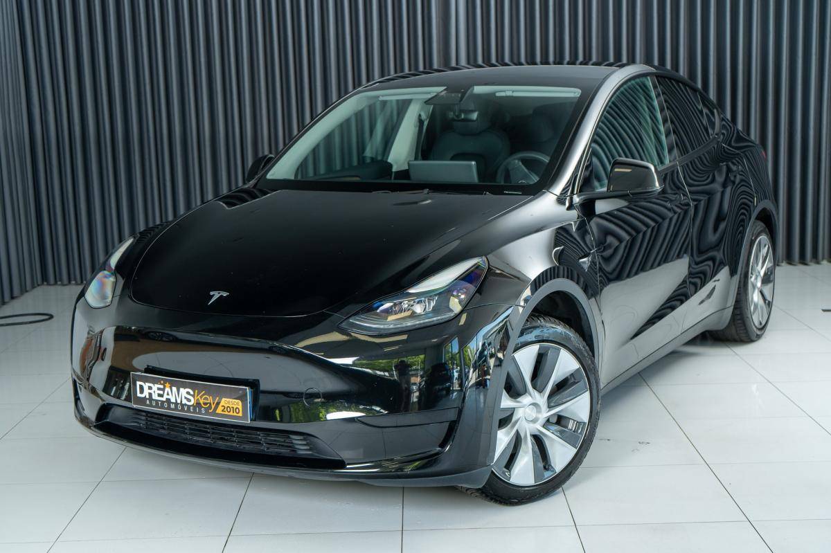 tesla-model-y-2023-eletrico-500cc