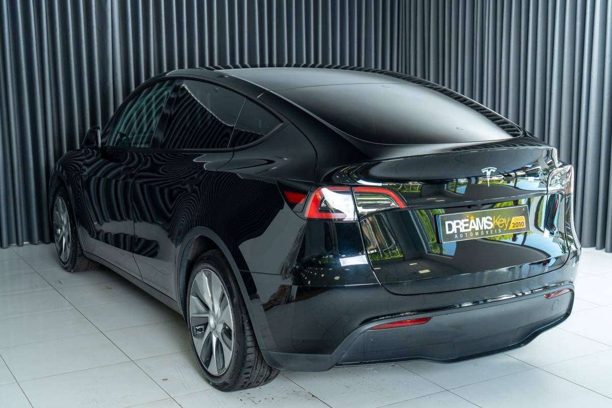 tesla-model-y-2023-eletrico-500cc