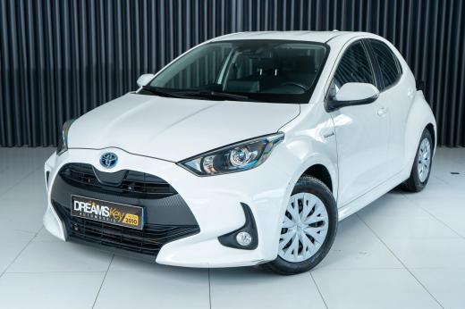 toyota-yaris-2022-hibrido-a-gasolina-1490cc