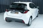 toyota-yaris-2022-hibrido-a-gasolina-1490cc